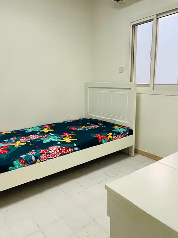 Available furnished room with attached bath at al manara