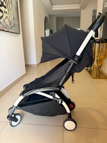 Stokke Yoyo travel stroller brand new condition seat pack and newborn bassinet