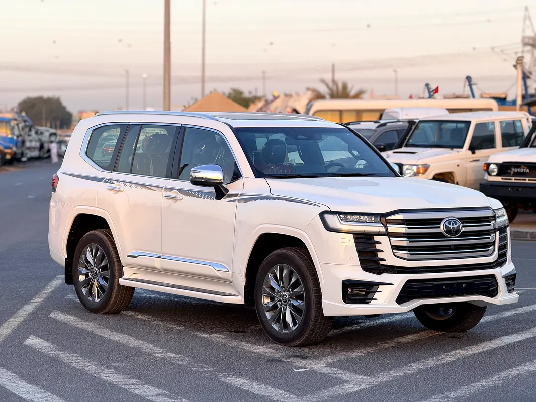 Toyota Land Cruiser 2025 — photo 1 of 20