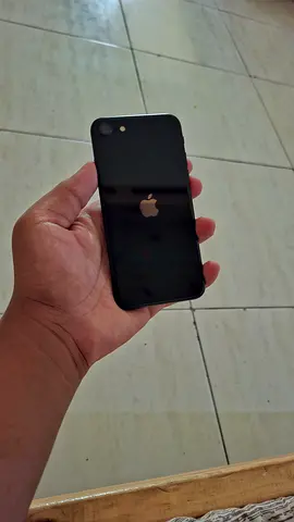 [IPHONE SE 3RD GENERATION 64GB 96% BATTER health ios 26.5 updated] free case and white protector.