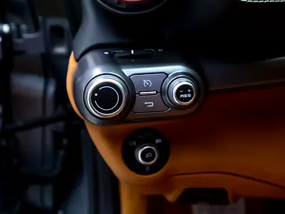 2021 Ferrari 812 GTS 照片 14