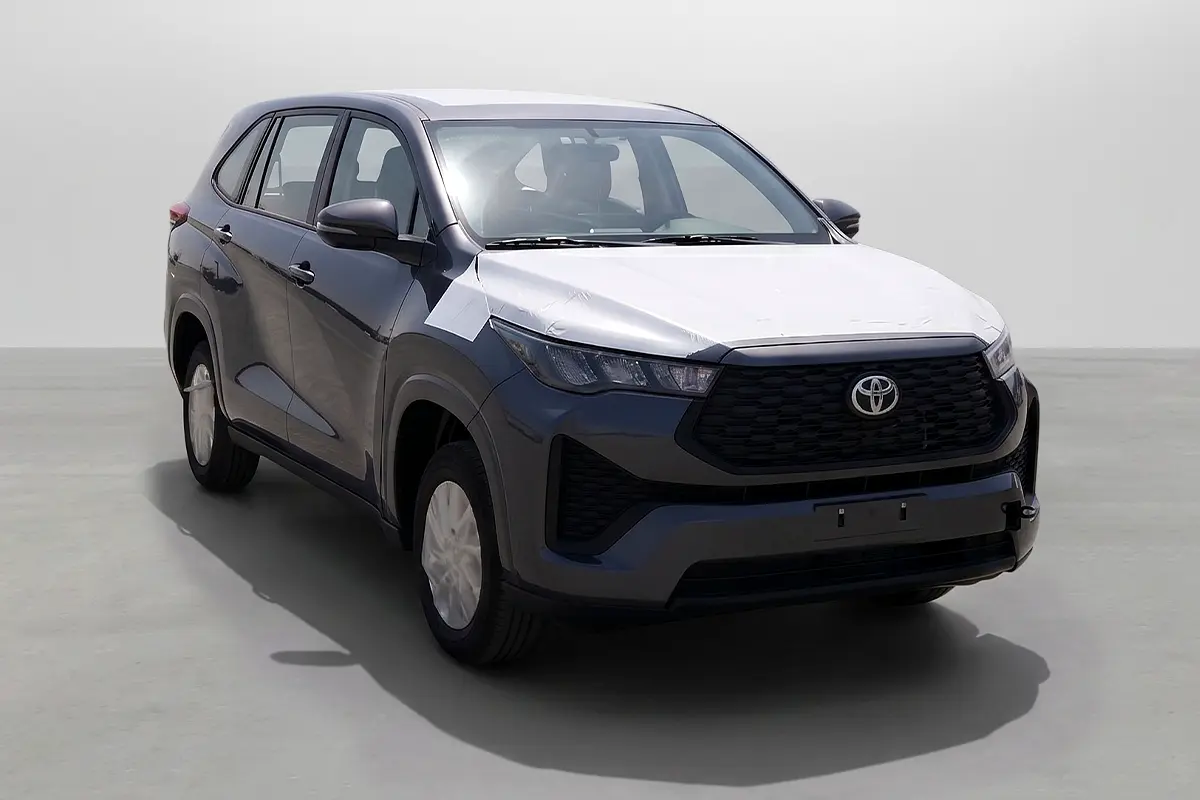 Toyota Innova 2026 — photo 1 of 11
