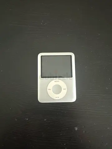 Apple iPod Classic (silver) - vintage click wheel iPod