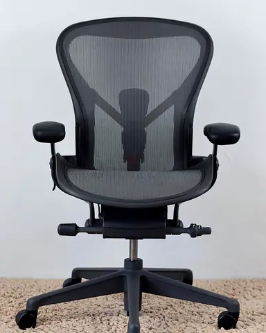 Herman miller remastered size B fully loaded