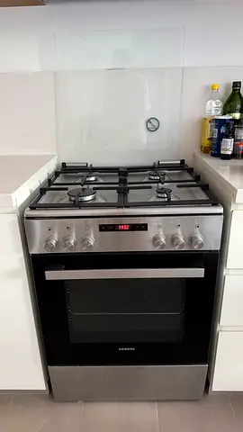 Siemens freestanding gas cooker and electric oven - excellent condition