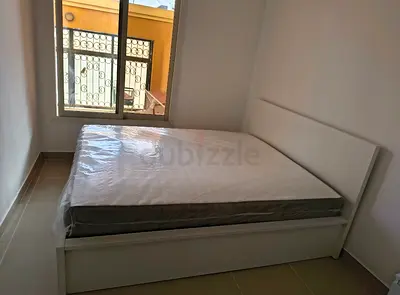 IKEA malam king‑size bed (180 × 200 cm) with 2 storage drawers and an IKEA mattress ✨