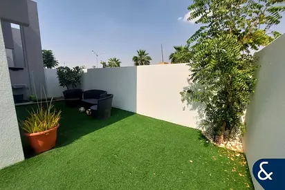 3 bed | Single Row | End Unit | Viewable