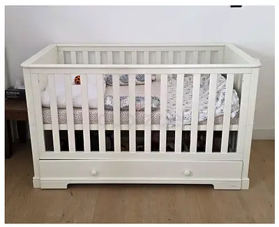 White Wooden Baby Crib with Under-Drawer — Good Condition