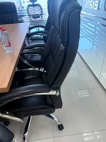 Set of 8 Black Leather Executive Office Chairs with Chrome Base - Good Condition