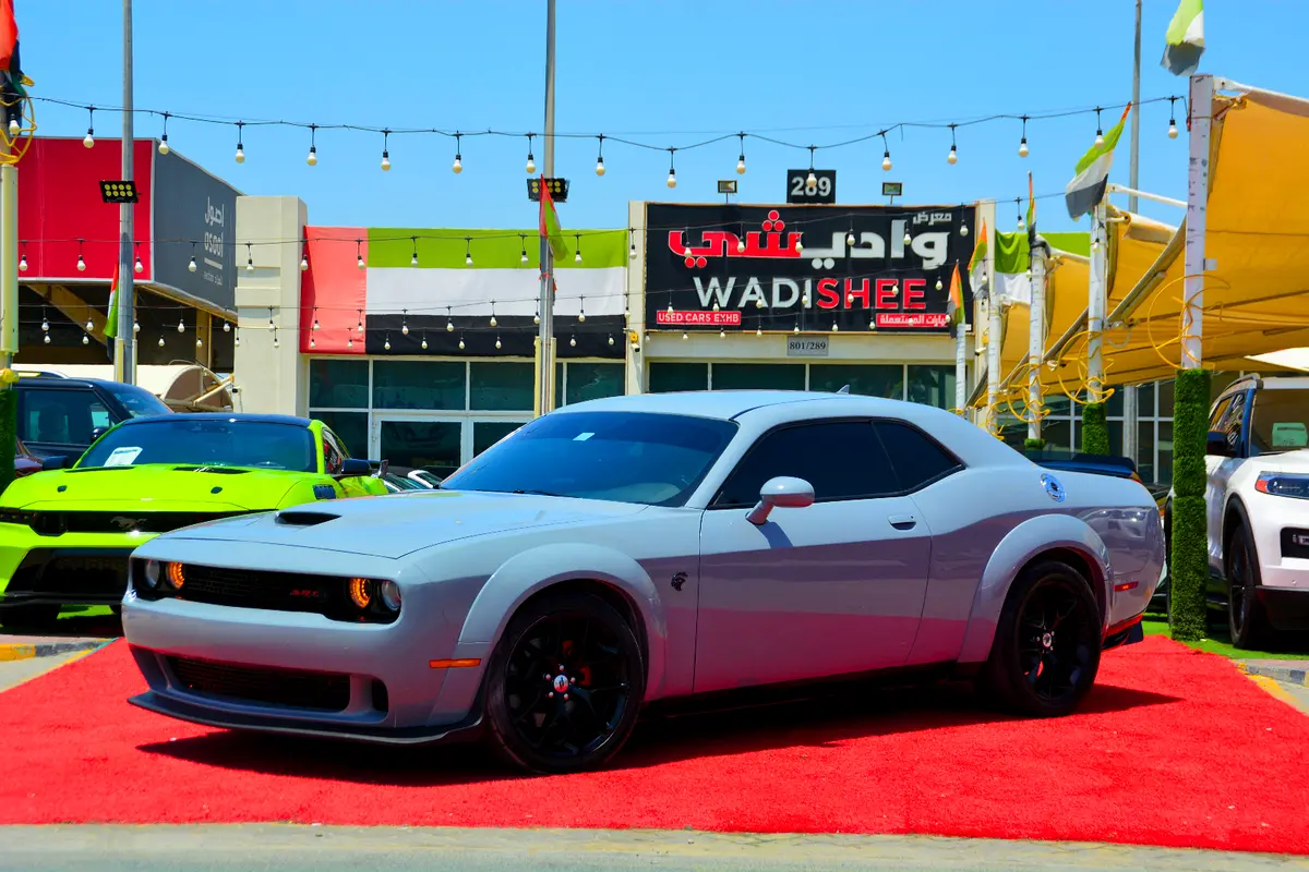 Dodge Challenger 2022 — photo 1 of 19