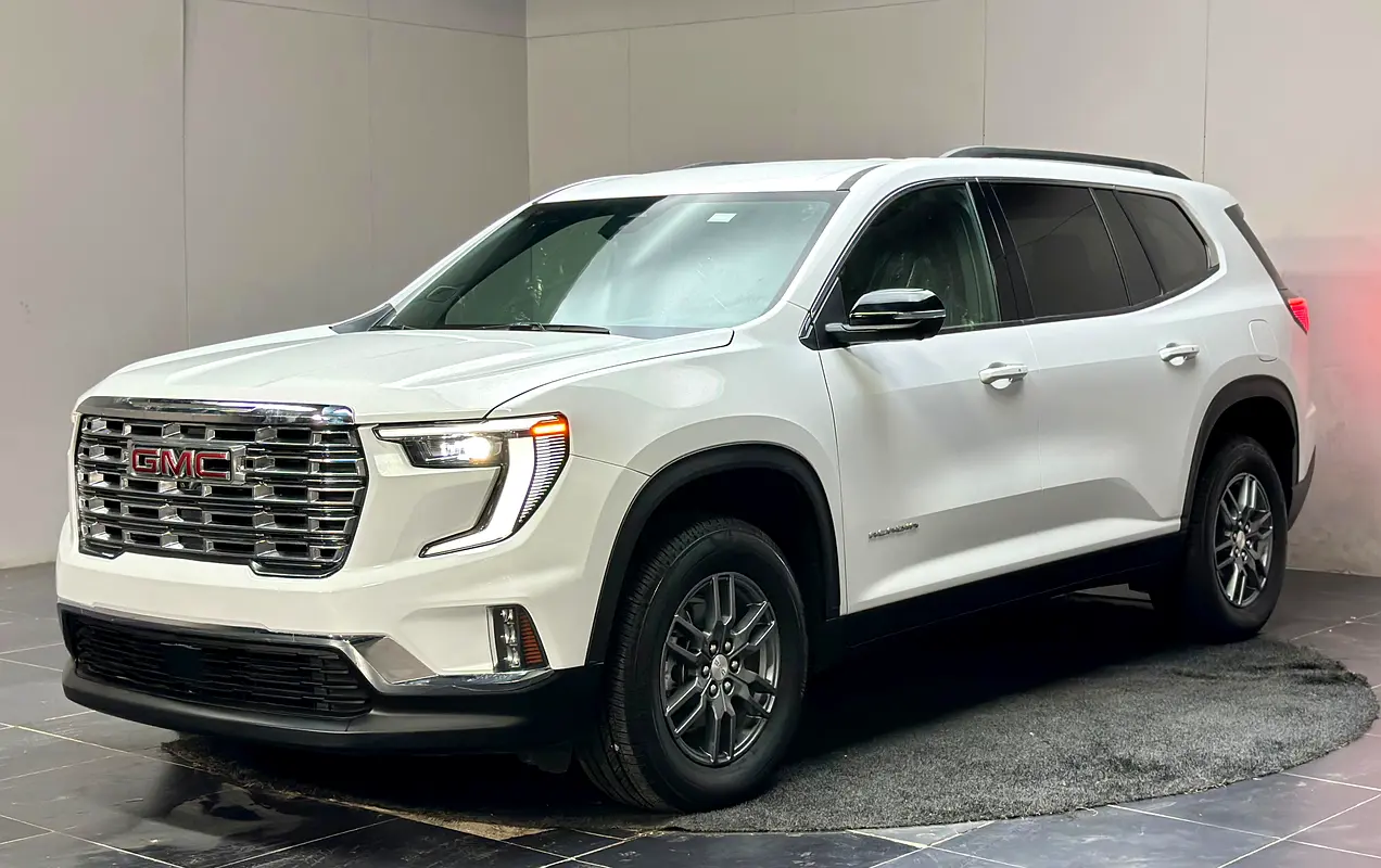 GMC Acadia 2025 — photo 1 of 9