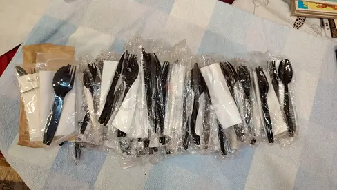 Sealed cutlery packets plastic