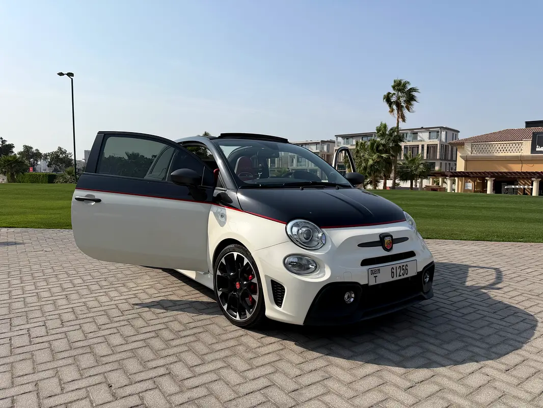 Abarth 595 2020 — photo 1 of 7