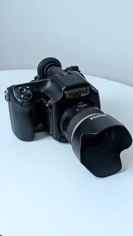 Pentax 645Z Medium Format Camera Kit + 55mm f/2.8 Lens