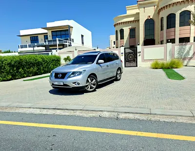 7 Seats Nissan Pathfinder SV 2015 GCC Top Option - Low Milage  - Zero Accident - Excellent Condition