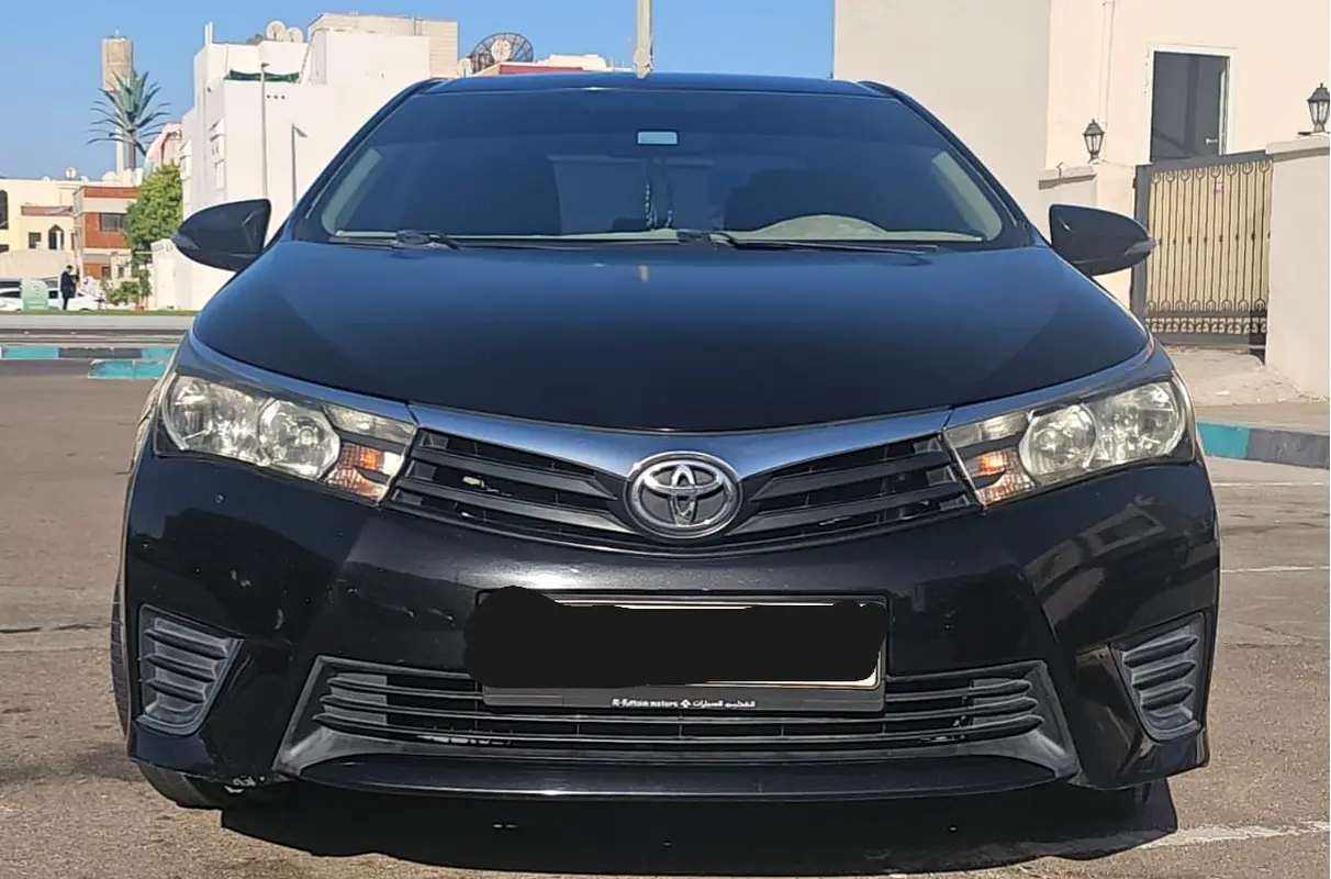 Toyota Corolla 2015 — photo 1 of 5