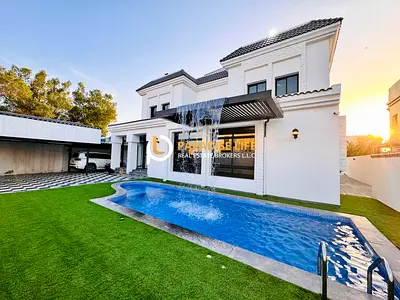 STAND ALONE -PVT POOL-5BEDROOM ALL EN SUITE FULLY RENOVATED-2KITCHEN AWAY FROM FLIGHT-READY TO MOVE