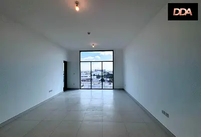 COMFORTABLE 2BR | MIDDLE UNIT | PRIME LOCATION