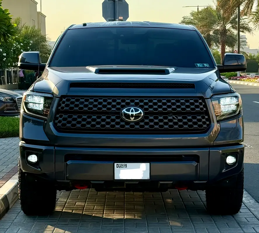 Toyota Tundra 2019 — photo 1 of 9