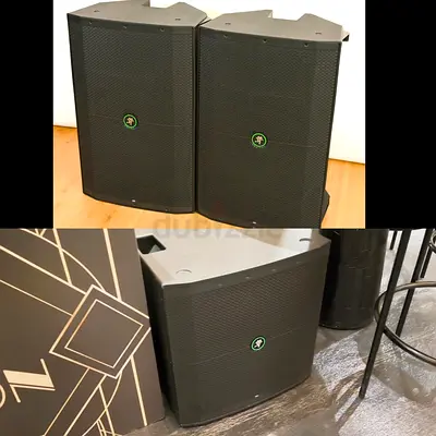 Mackie sound system . 2 tops - 1 Subwofer