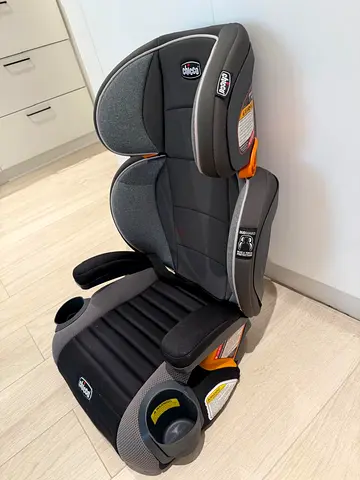 Chicco Car Seat Booster with removable back rest