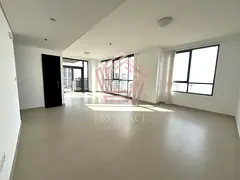 Vacant | Large Layout | Sea View