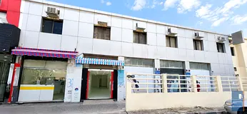 5,425 Sq. ft. Road-Facing Shop in Occupied Residential Building
