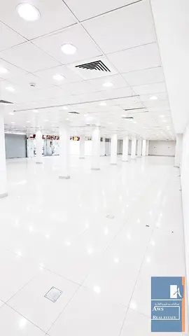 5,425 Sq. ft. Road-Facing Shop in Occupied Residential Building
