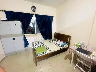 EXECUTIVE FULLY FURNISHED ROOM WITH SEPERATE BATHROOM AVAILABLE FOR SINGLE WORKING LADIES AND MENS