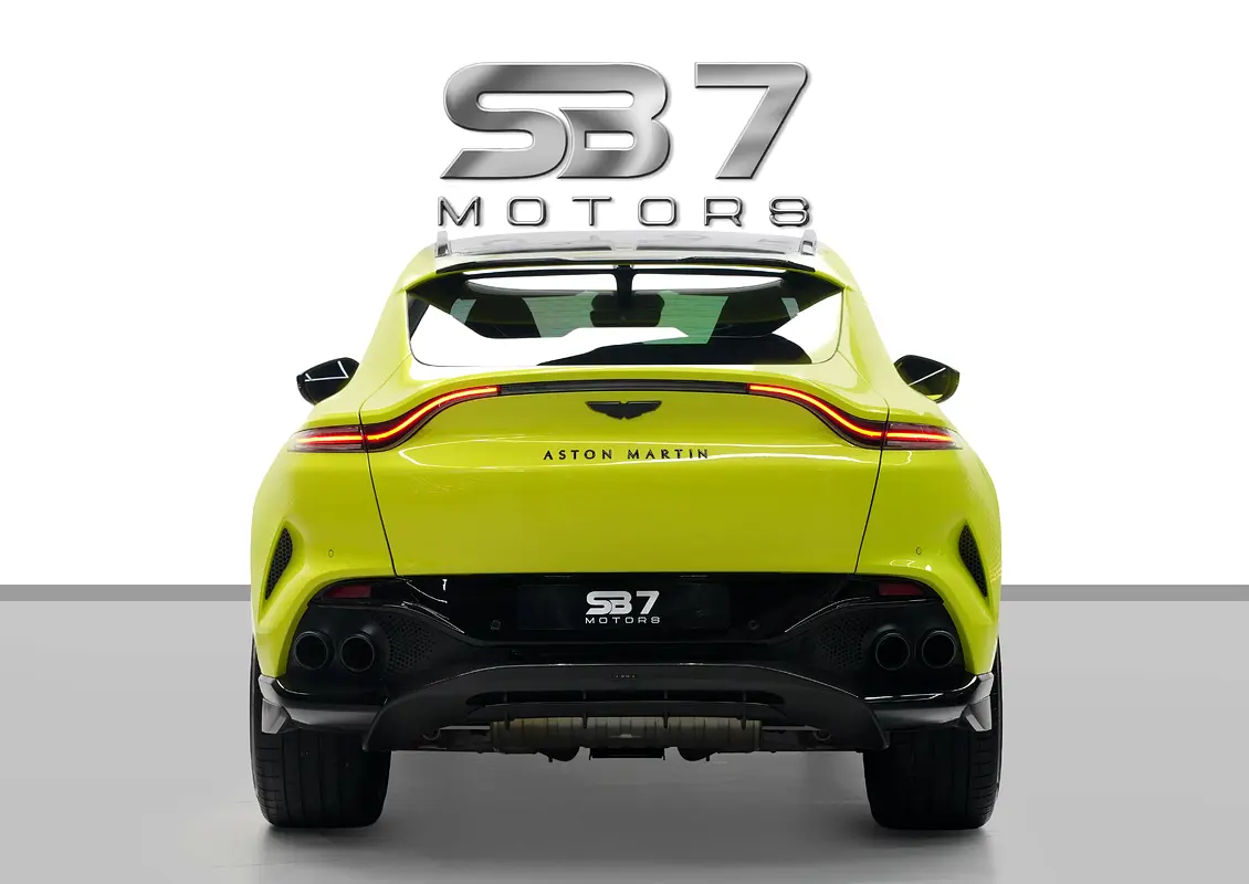 أستون مارتن دي بي إكس 2023