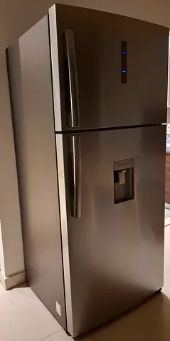 Top Freezer Refrigerator with Water Dispenser - Stainless Steel