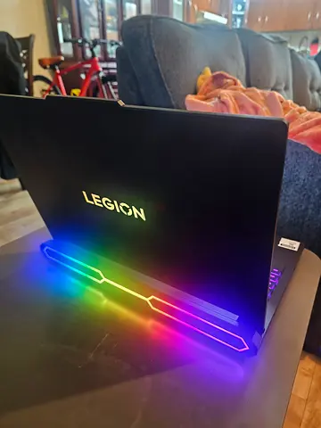 Lenovo Legion 7 pro AMD R9 RTX 5080