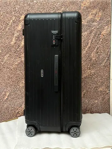 RIMOWA Essential Trunk