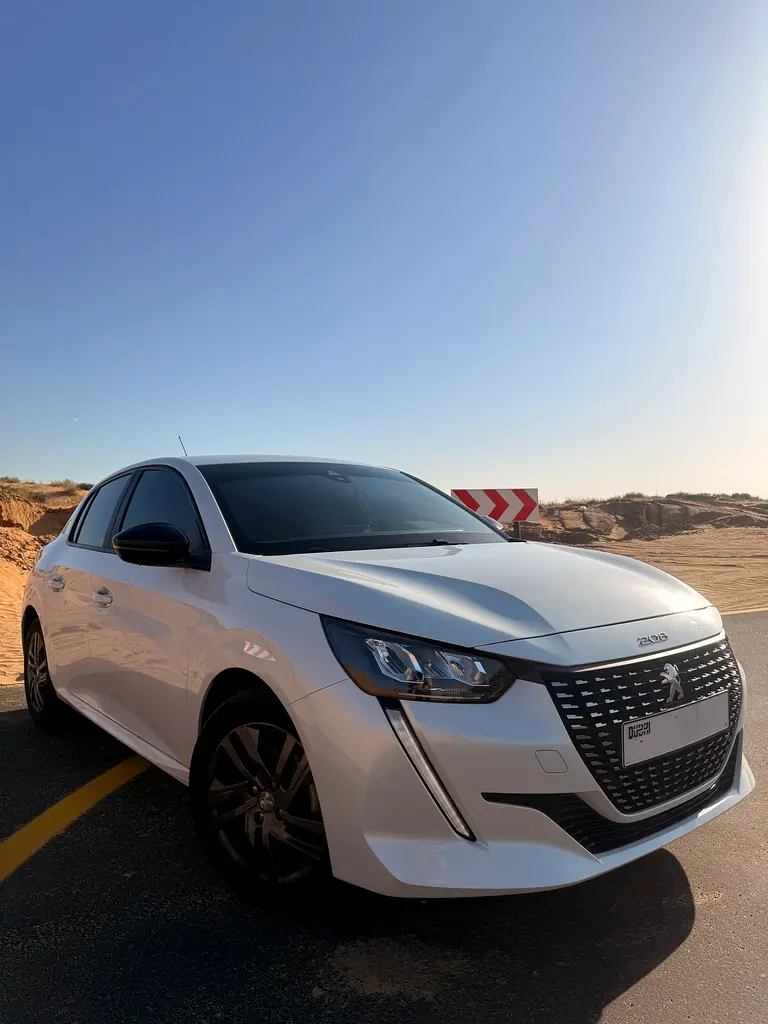Peugeot 208 2023 — photo 1 of 9