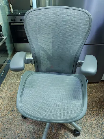 Herman Miller Aeron Office Chair Fully Options Good Condition