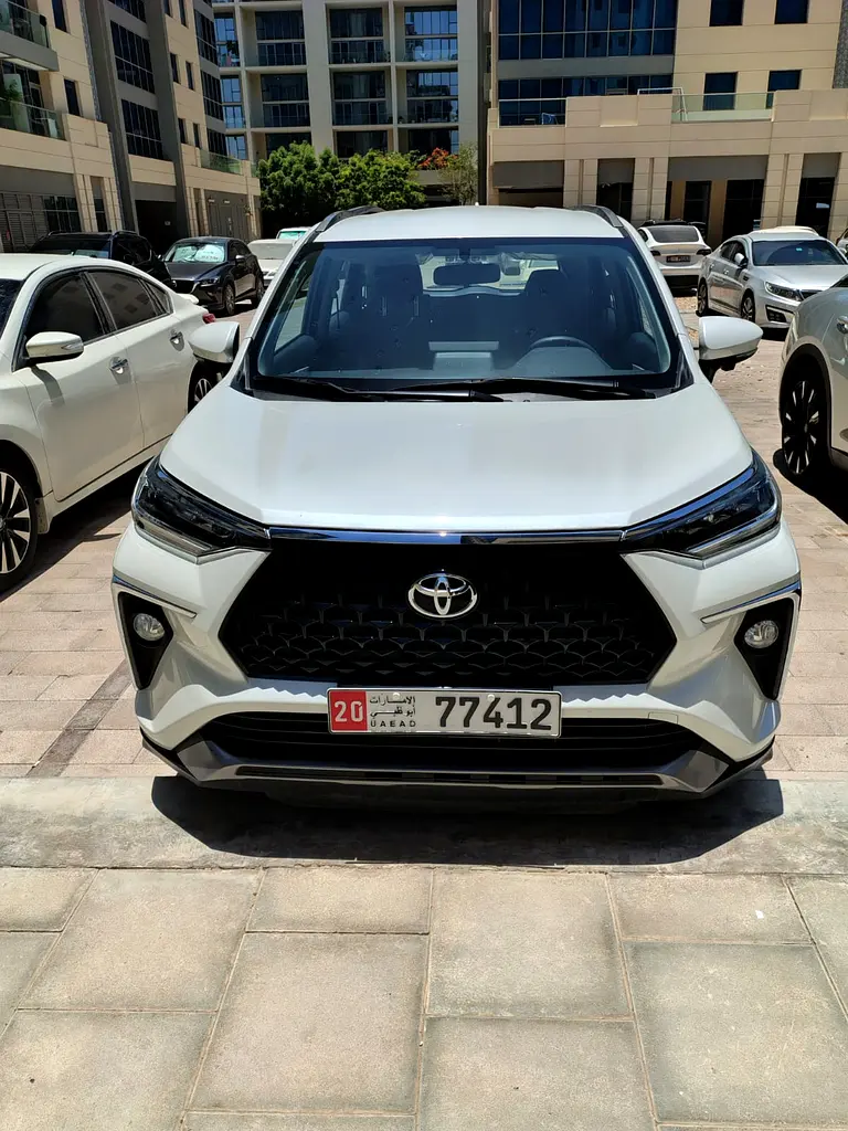 Toyota Veloz 2024 — photo 1 of 5