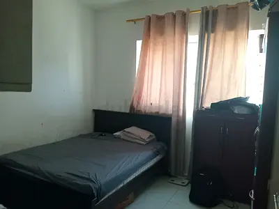 Room available in 2bhk flat . Shabiya10/ Musaffah