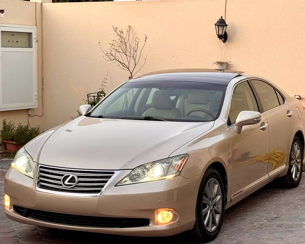 Lexus ES-Series 2011 — photo 1 of 15