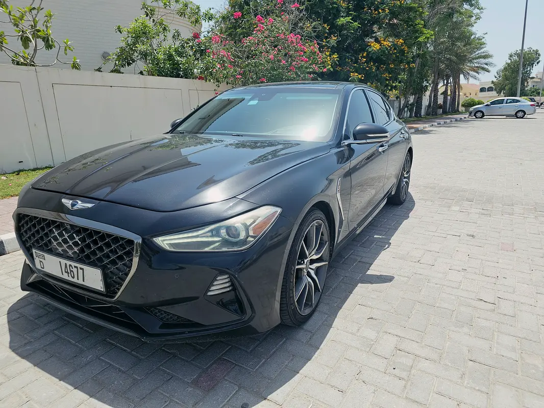 Genesis GV70 2019 — photo 1 of 16