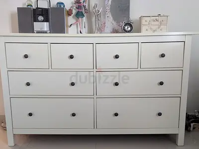 Chest of drawers