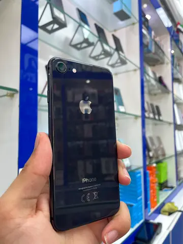 iPhone 8(64GB)