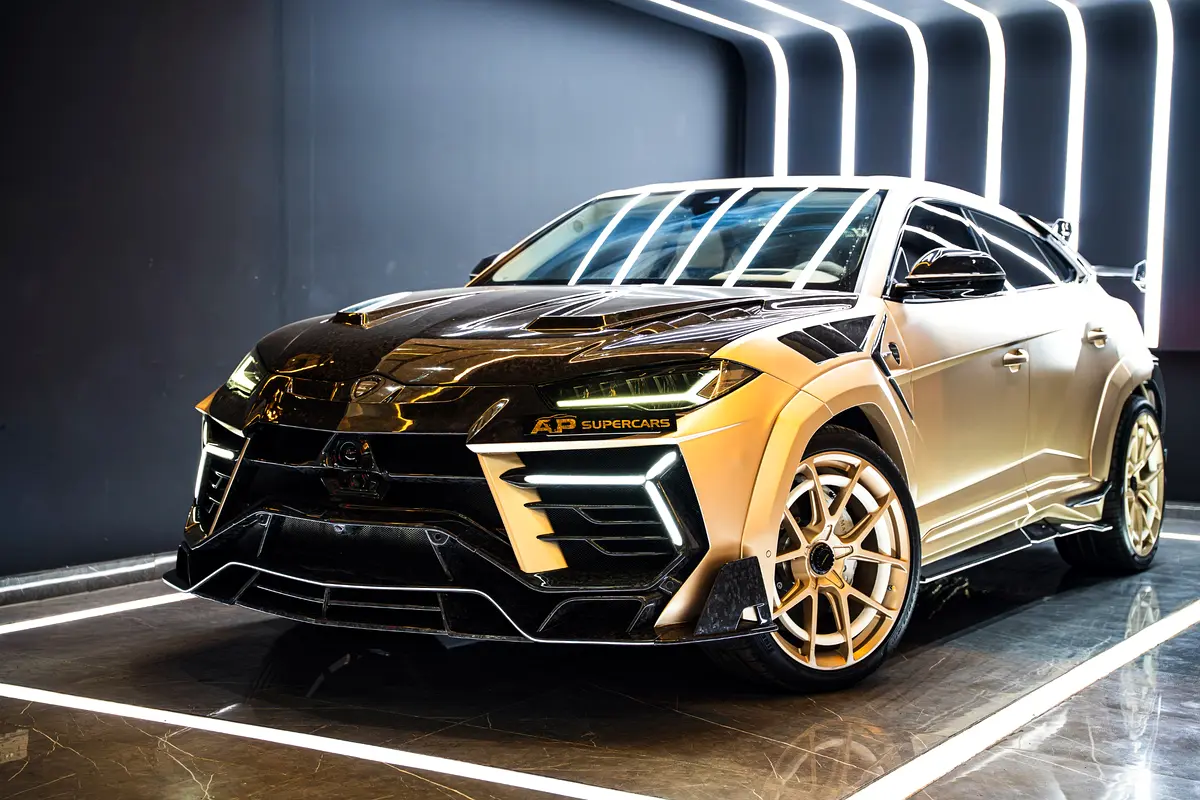 Lamborghini Urus 2022 — photo 1 of 12