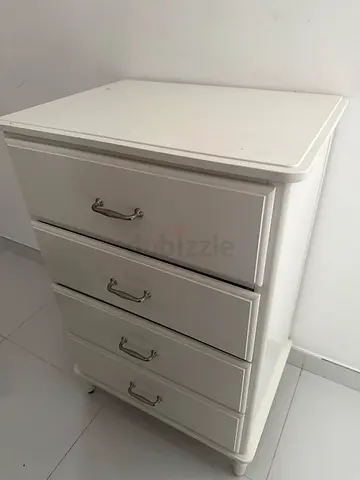 White 4-Drawer Chest / Bedside Cabinet - Good Condition