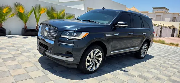 صورة 2 لـ 2022 Lincoln NAVIGATOR