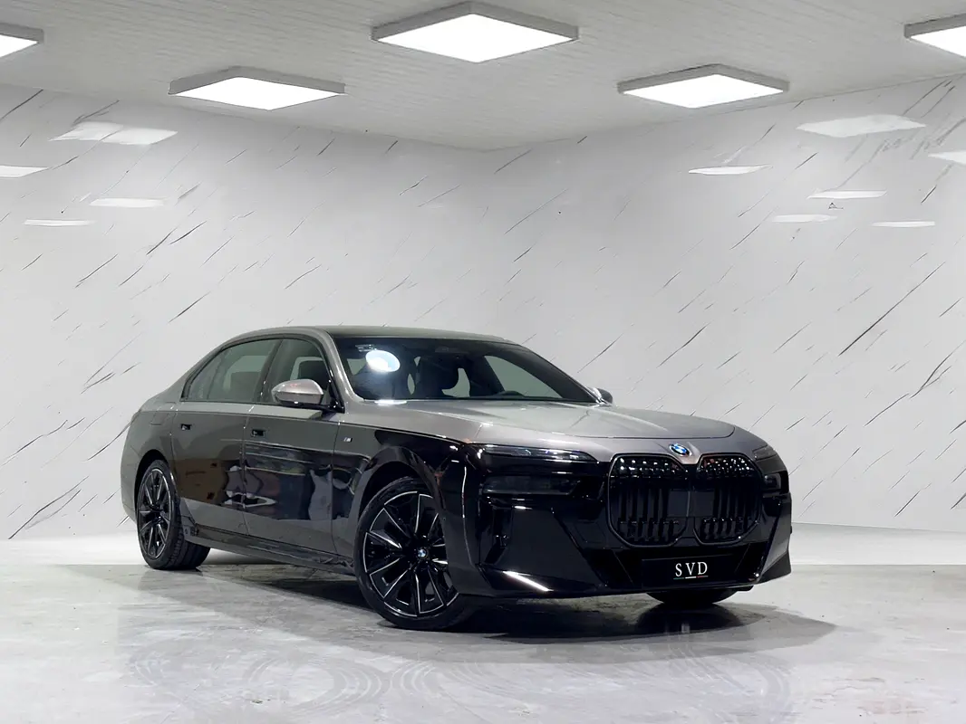 BMW 7-Series 2025 — photo 1 of 12
