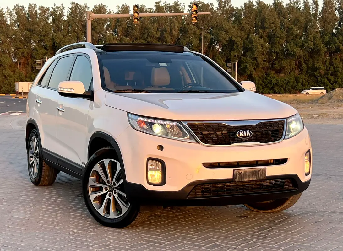 Kia Sorento 2014 — photo 1 of 19