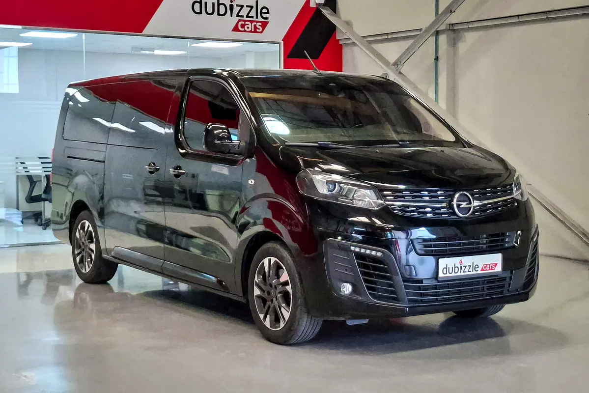 Opel Zafira Life 2022 — photo 1 of 18