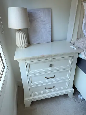 White Wooden Bedside Nightstand with 3 Drawers