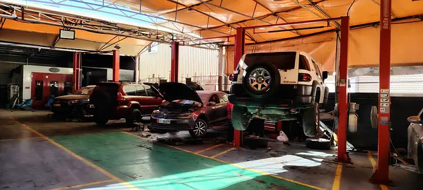 Vehicle Garage for Rent in Qusais