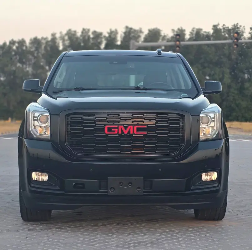 GMC Yukon 2018 — photo 1 of 20